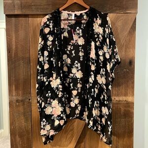 NWT Xhilaration kimono size M/L